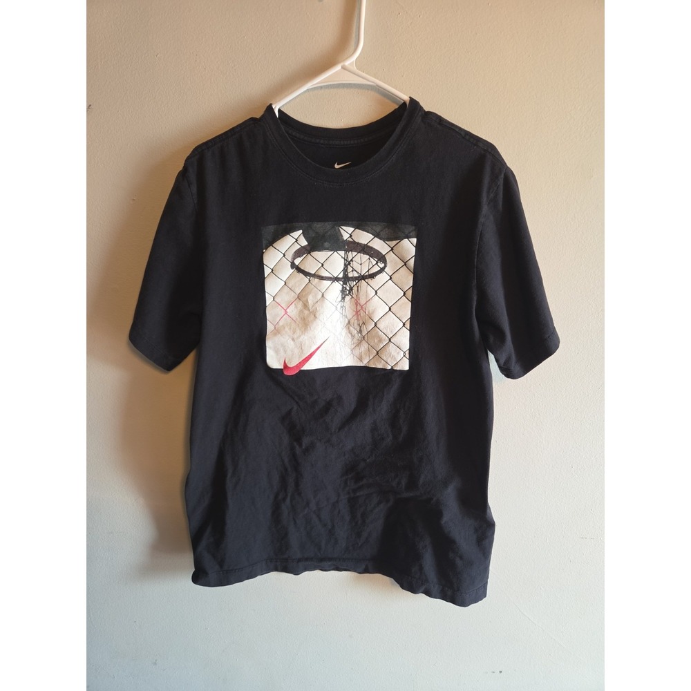 Men's Nike Basketball Graphic T Shirt  Medium  Black Short Sleeve